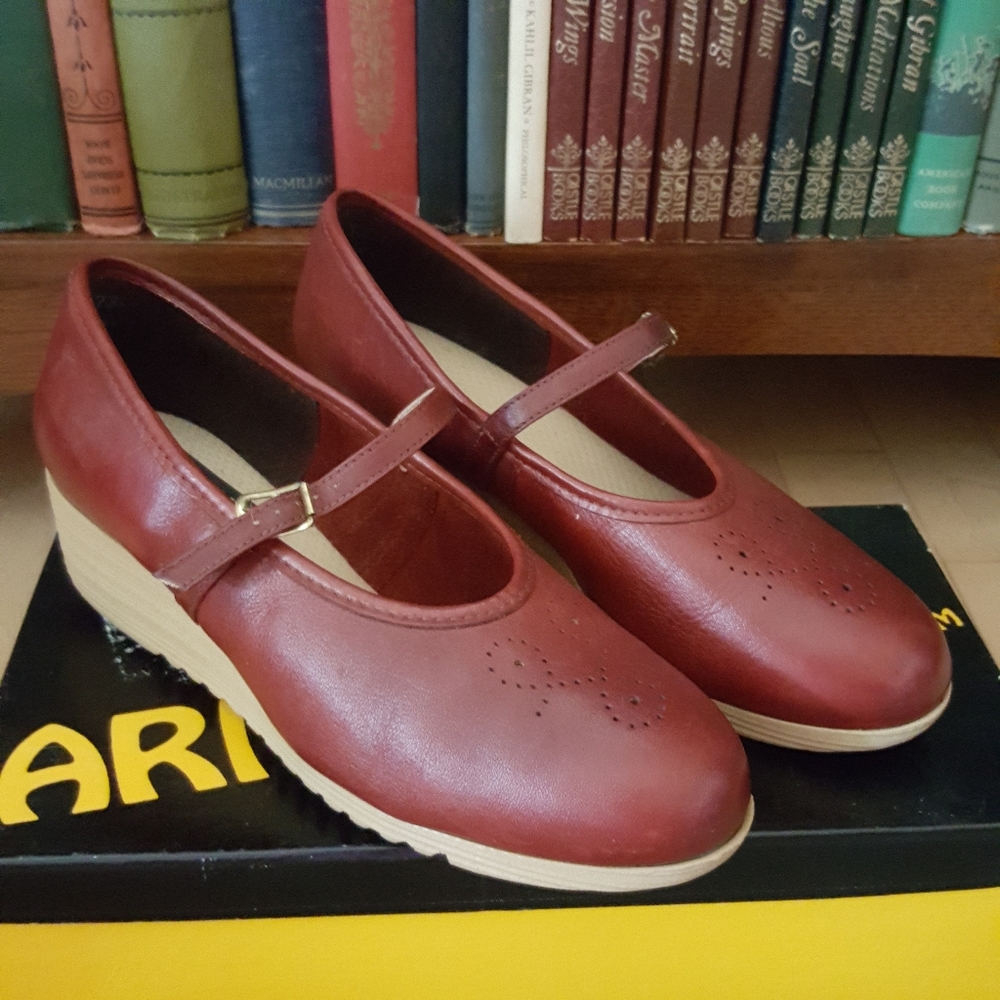 Vintage Armadillos Burgandy Oxblood Leather Mary Jane Wedges